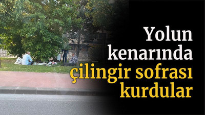 Yolun kenarında çilingir sofrası kurdular
